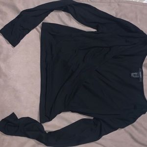 Forever 21 Black cropped long sleeve top